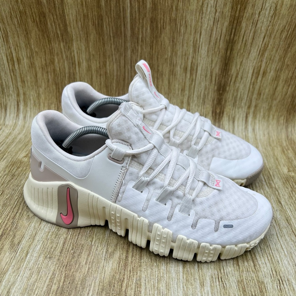 Nike Free Metcon 5 Women's Size 8.5 Sail Sandrift Sneakers Shoes DV3950-100